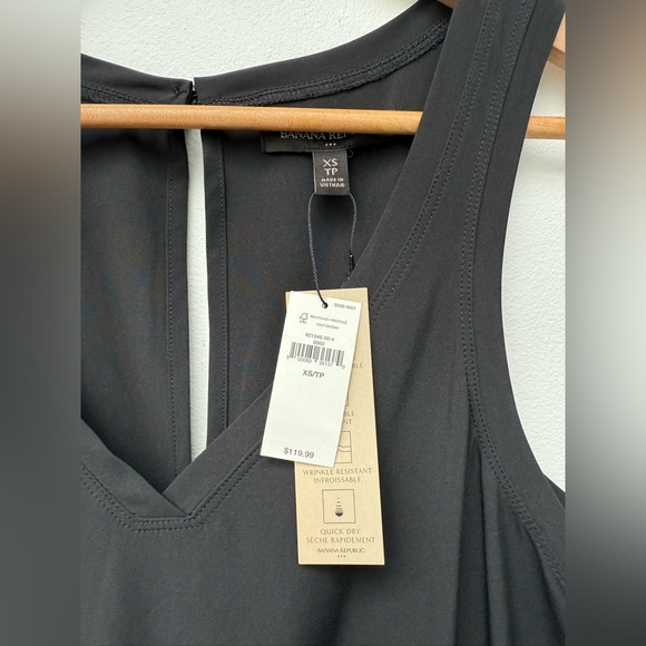 NWT Banana Republic Classic Black
V-Neck Sleeveless Cropped Jumpsuit XS - Picture 14 of 16